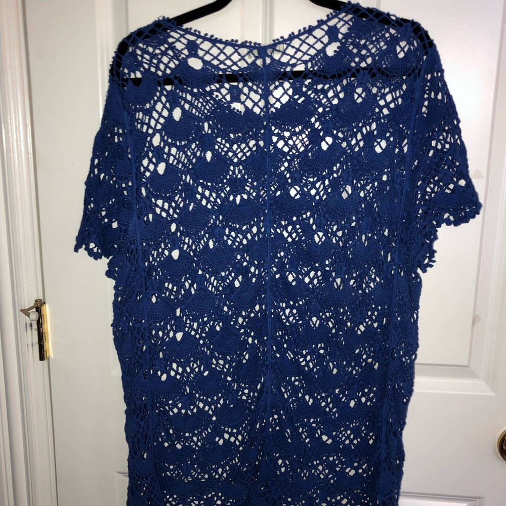 Top - Picture 2 of 3